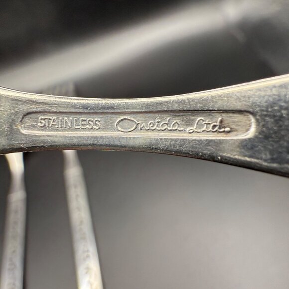 3 Oneida Spanish Court Stainless Steel Dinner Forks Vintage 7 1/4" Flatware - Picture 3 of 4